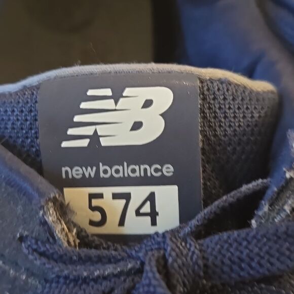 New Balance Men's Navy Sneakers size 12 mens - Picture 3 of 7